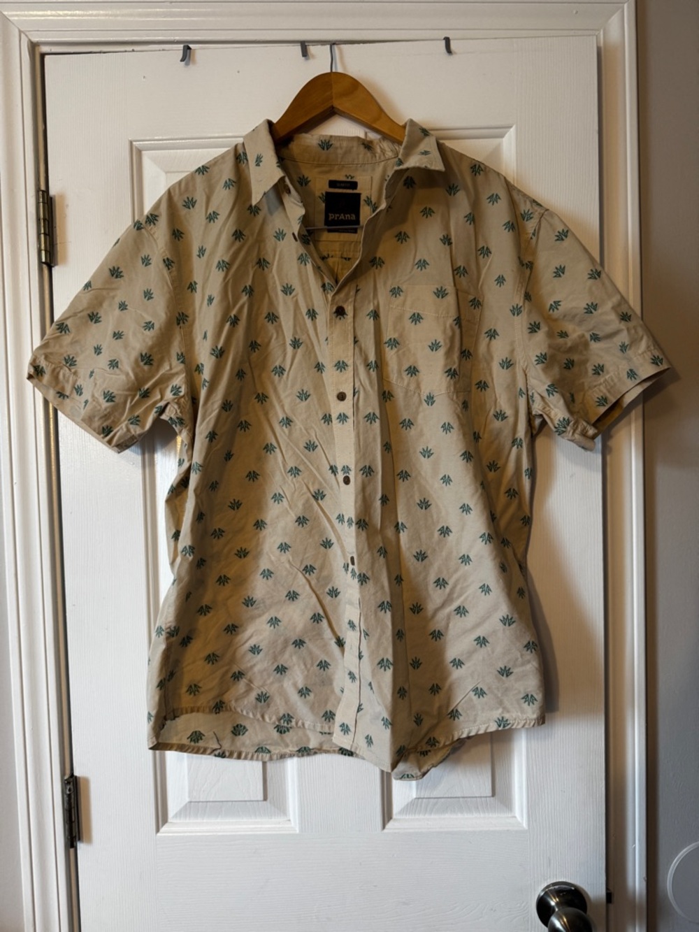 Prana Breathe Tan Green Allover Print Short Sleeve Button Up Shirt Men's XL 0579